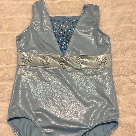 No size. I think it’s 5-6x sparkles blue ballerina outfit for gymnastics - Picture 3 of 4